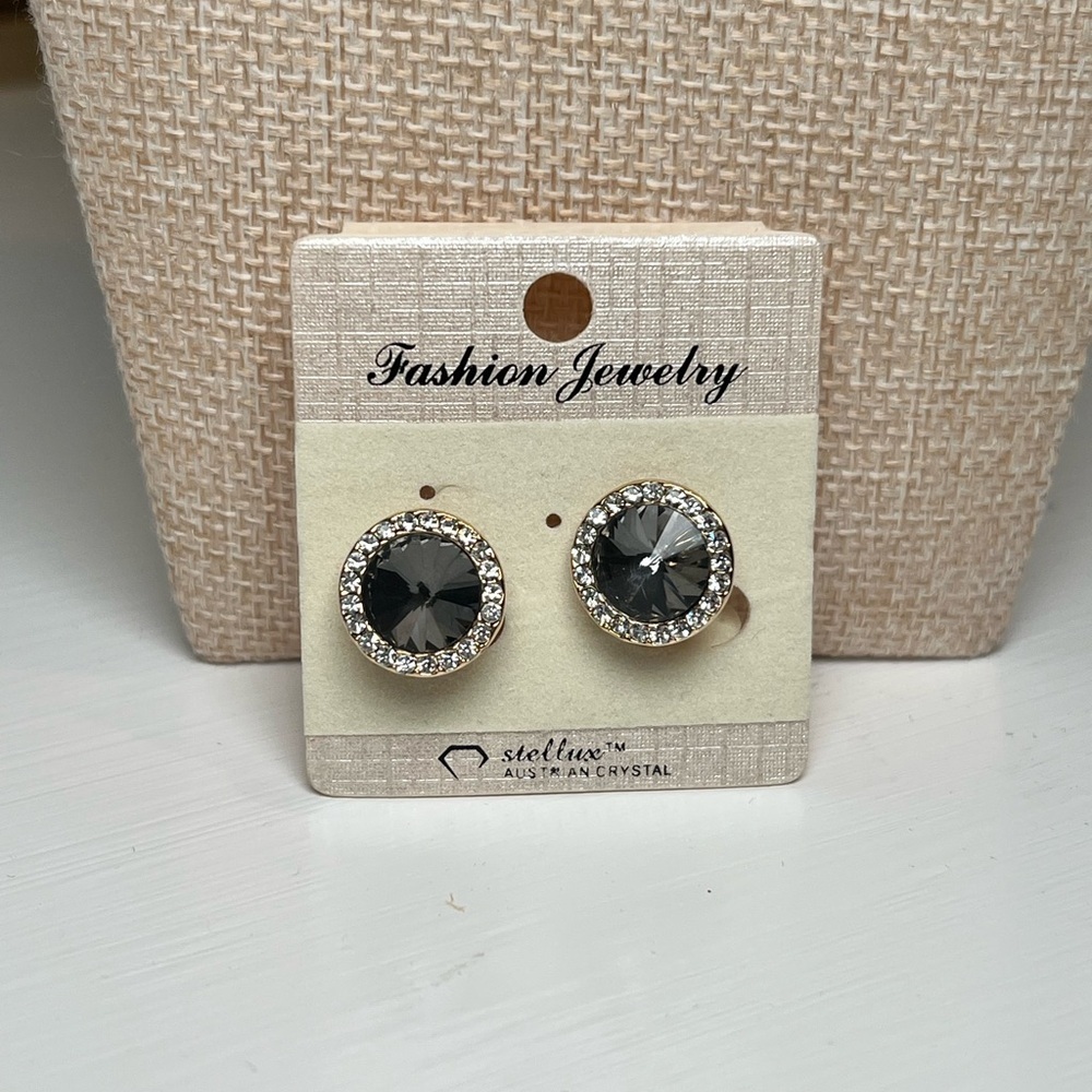 Elegant Crystal Round Stud Clip On Earrings | Black & Gold Sparkle Jewelry cz